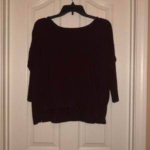 Quarter sleeve crop sweater.